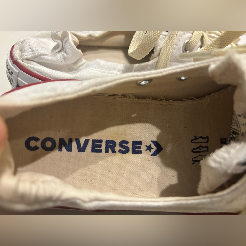 Size 9 Women's Converse All☆Star